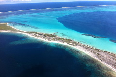 Abrolhos Islands Fixed-Wing Scenic Flight - Holiday Cairns 1