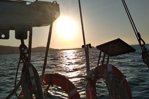 Townsville Private Hire Sunset Sail Sailing Cruise Boat Tour Charter Experience - Holiday Cairns 4