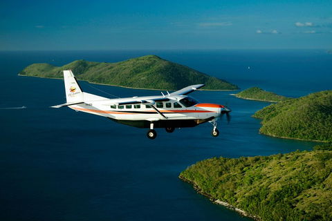 Reef And Island Scenic Flight From Airlie Beach - Holiday Cairns 3