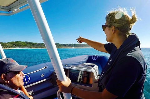 Julian Rocks Byron Bay Cruise - Holiday Cairns 3