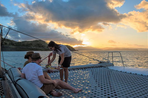Sunset Sail In The Whitsundays - Holiday Cairns 2