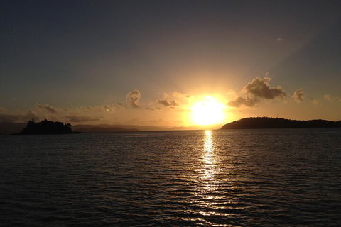 Sunset Sail In The Whitsundays - Holiday Cairns 4