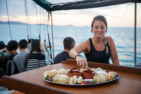 Fly & Sail Package (With Providence) - Holiday Cairns 0