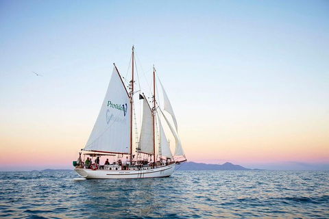 Fly & Sail Package (With Providence) - Holiday Cairns 1