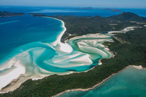 Fly & Sail Package (With Providence) - Holiday Cairns 5
