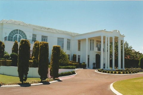 The Billionaire Club - Holiday Cairns 2